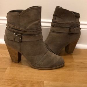 Suede tan botties